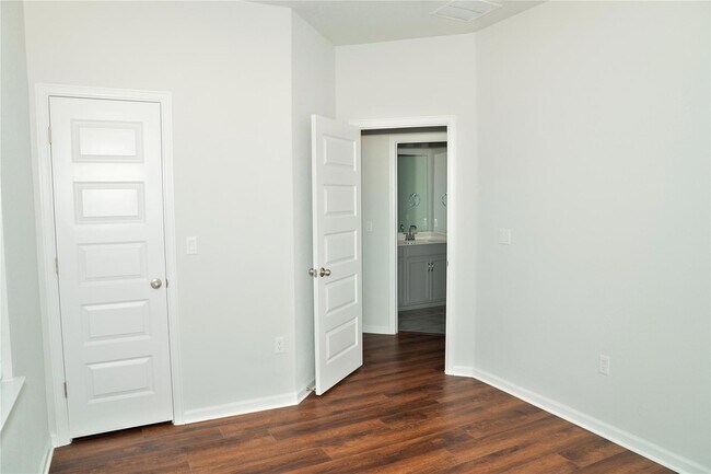 Building Photo - 13506 Martin Scott Cv