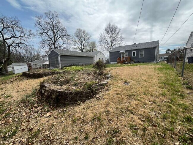 Building Photo - 9813 Lullaby Ln