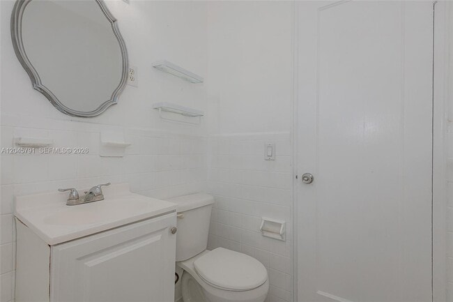 Building Photo - 8340 Crespi Blvd