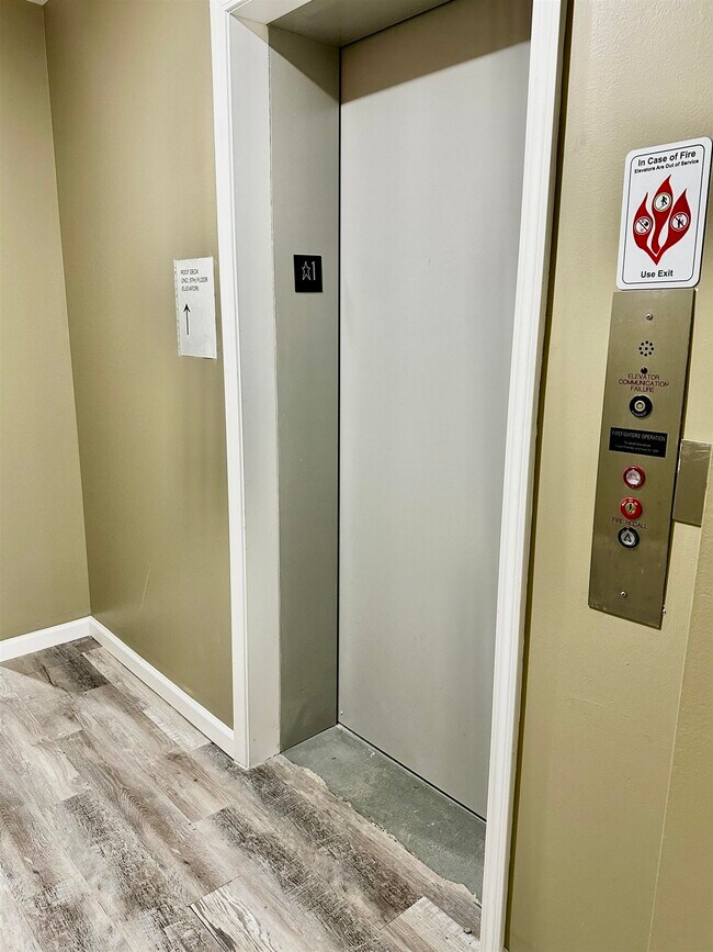 Building Photo - 40 Vroom St