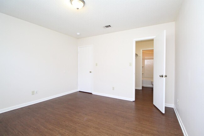 Building Photo - 5209 Char Bar Dr-
