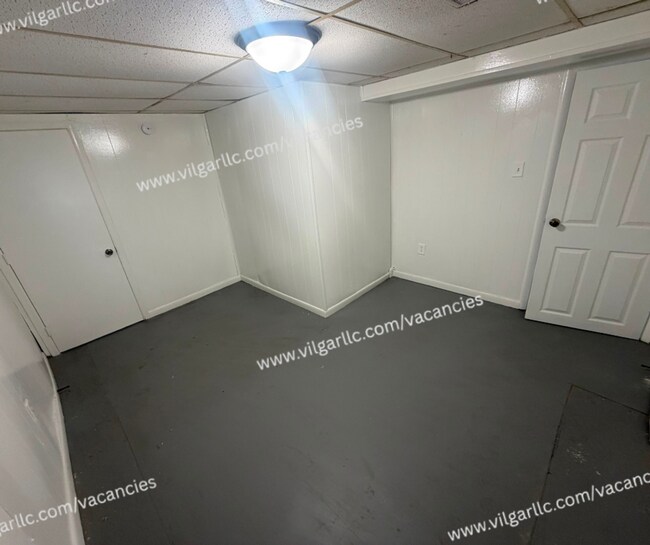 Building Photo - Newly updated 5 Bedrooms, 2- Bathroom Home