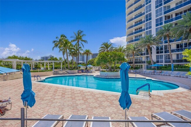 Building Photo - 3200 N Ocean Blvd