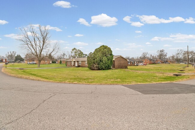 Building Photo - Tandy Drive-98/124