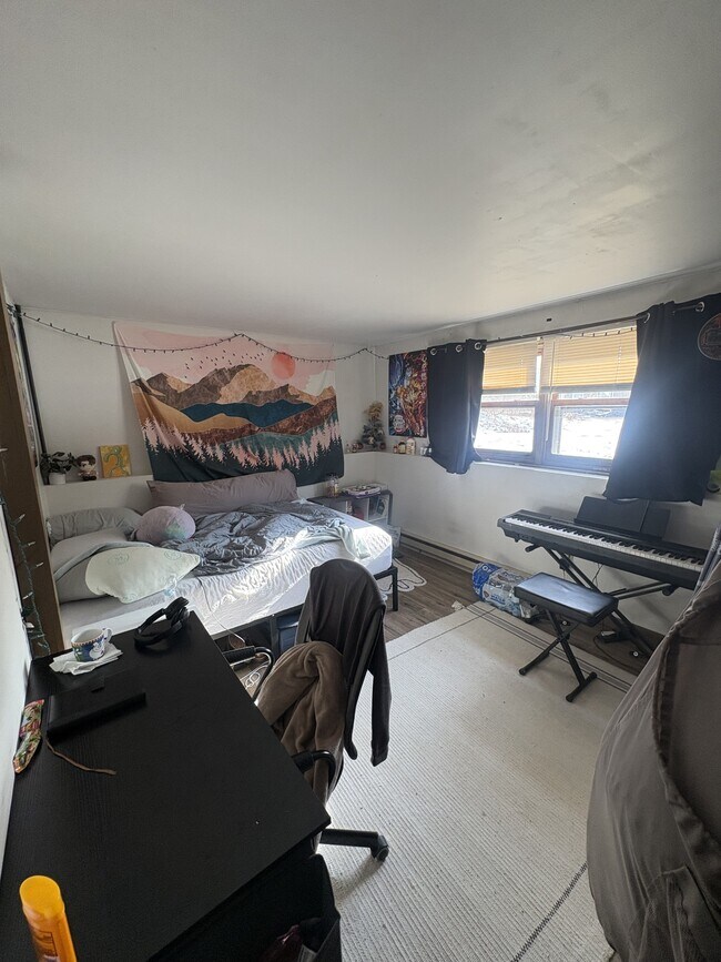 Building Photo - 98 Pelham Rd