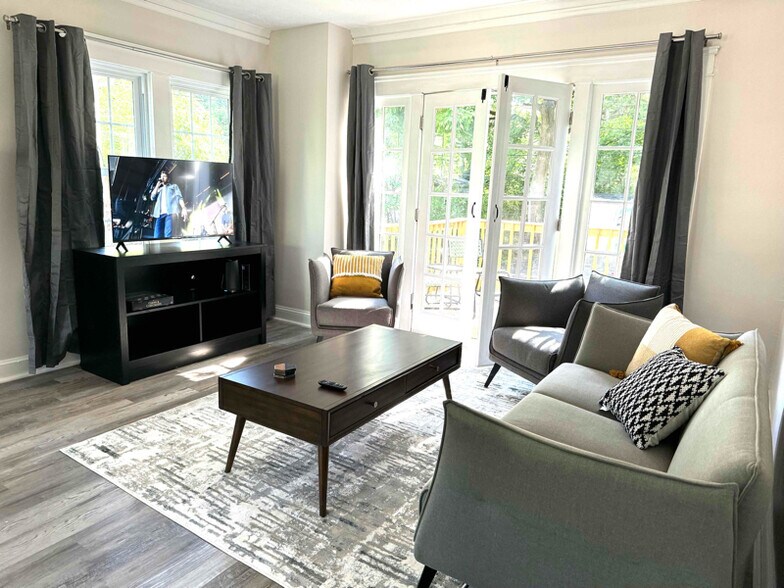 Building Photo - 1686 Lee Rd