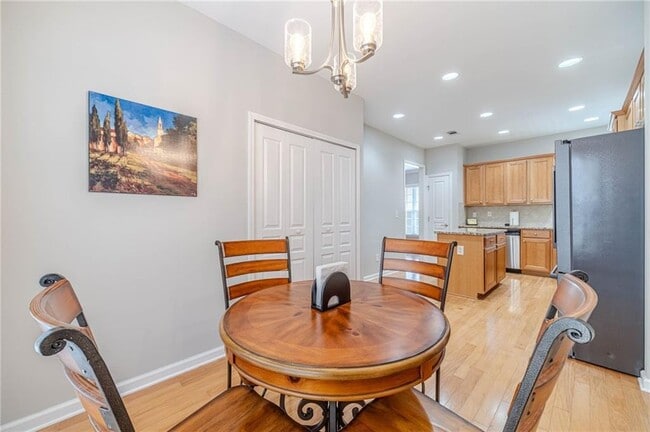 Building Photo - 6260 Brookside Ln