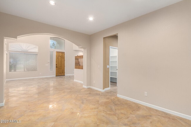 Building Photo - 363 W Myrtle Dr