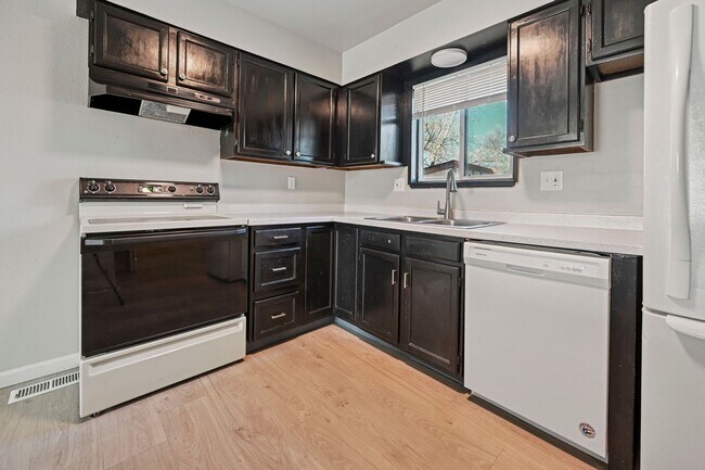 Building Photo - BG - GA6420