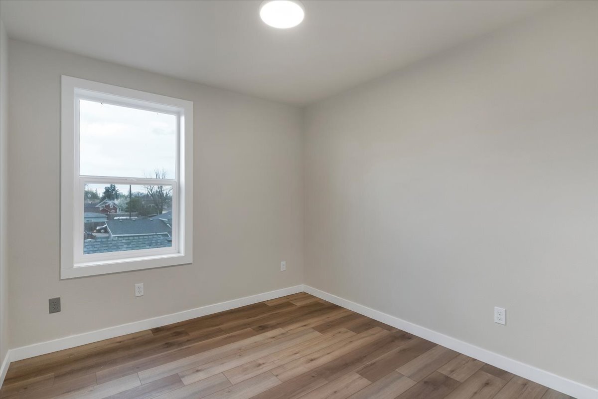 Building Photo - 1094 15th St SE