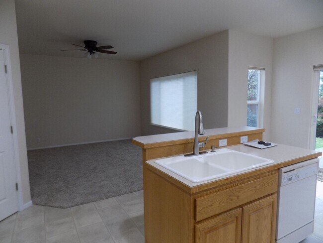 Building Photo - Gorgeous Three Bed Two Bath With RV Area a...
