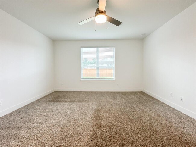 Building Photo - 15216 Tattle Crk Ln