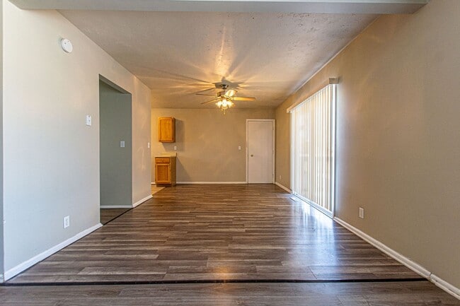 Building Photo - Ranch Style 4 Bedroom / 1.5 Bath Home