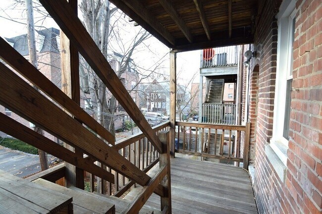 Building Photo - 93 Florida St