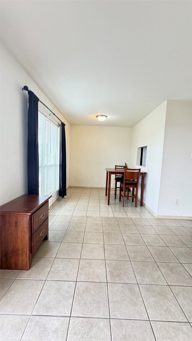 Building Photo - 10802 Kingspoint Rd