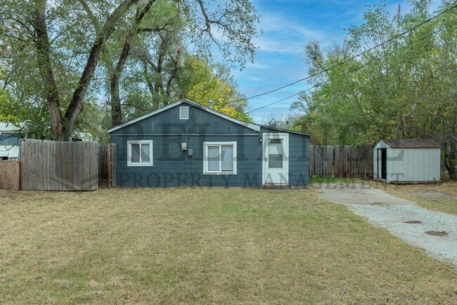 Building Photo - 508 N Tracy St