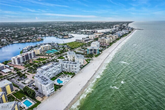 Building Photo - 3443 Gulf Shore Blvd N
