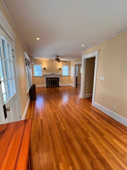 Building Photo - 311 Waverley Ave