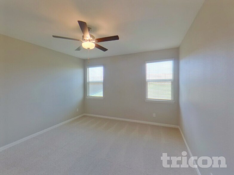 Building Photo - 231 Jenkinson Dr