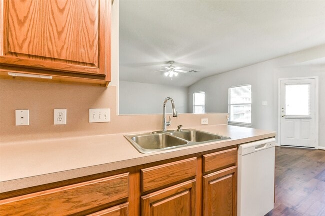 Building Photo - 3863 Silver Hawk Dr