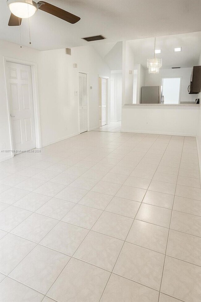 Building Photo - 6822 SW 39th St, 14G