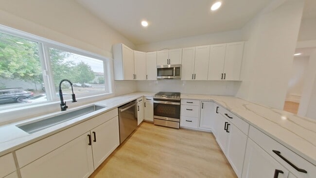 Primary Photo - 402 SW 10th St