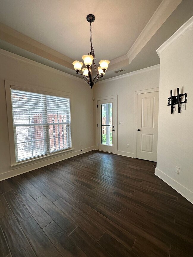 Building Photo - 358 Kingston Cir