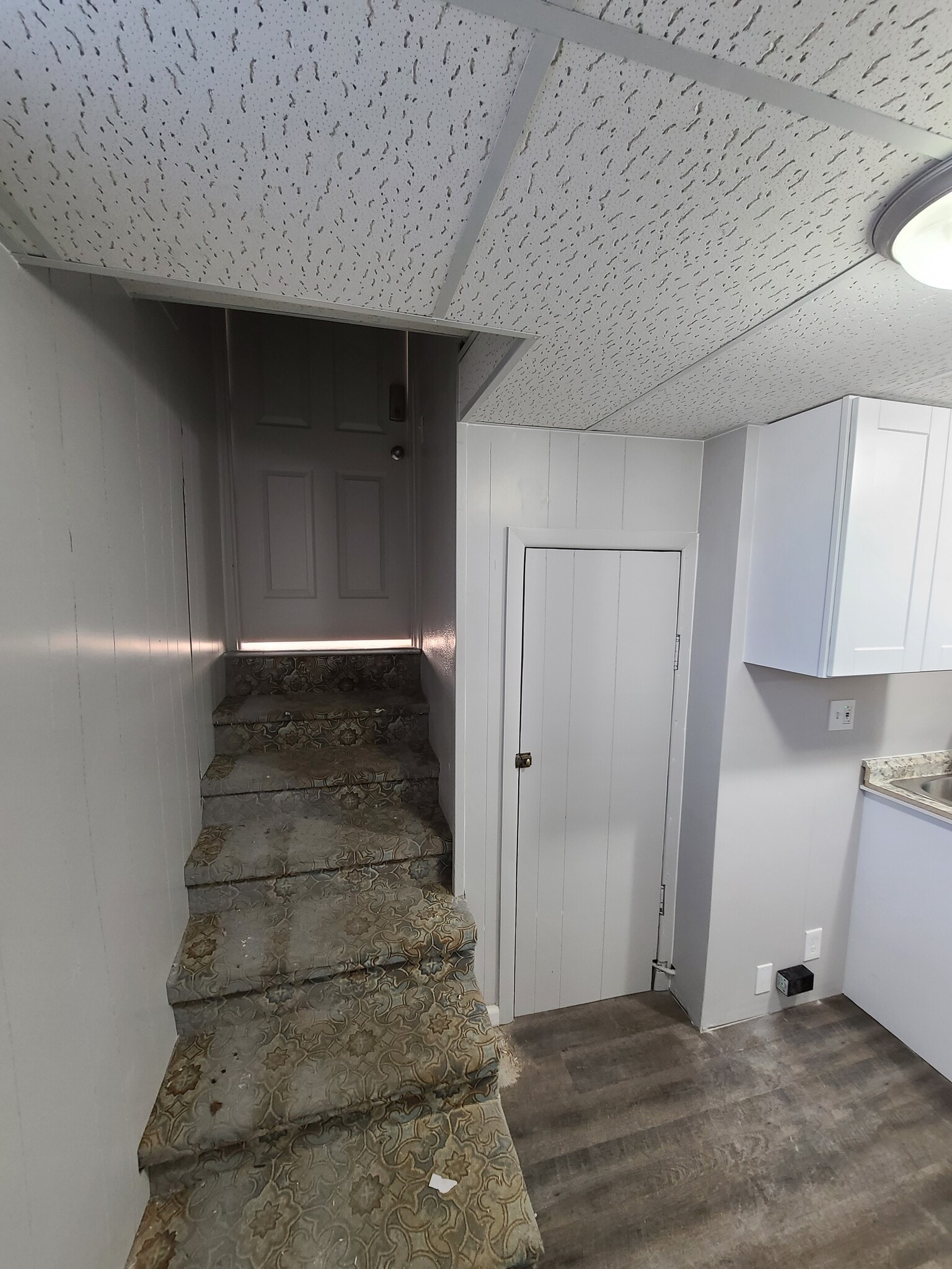 Building Photo - 1915 Seymour Ave