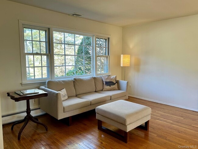 Building Photo - 5 Bronze Ct