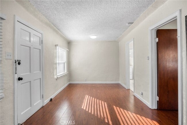 Building Photo - 959 W 17th St