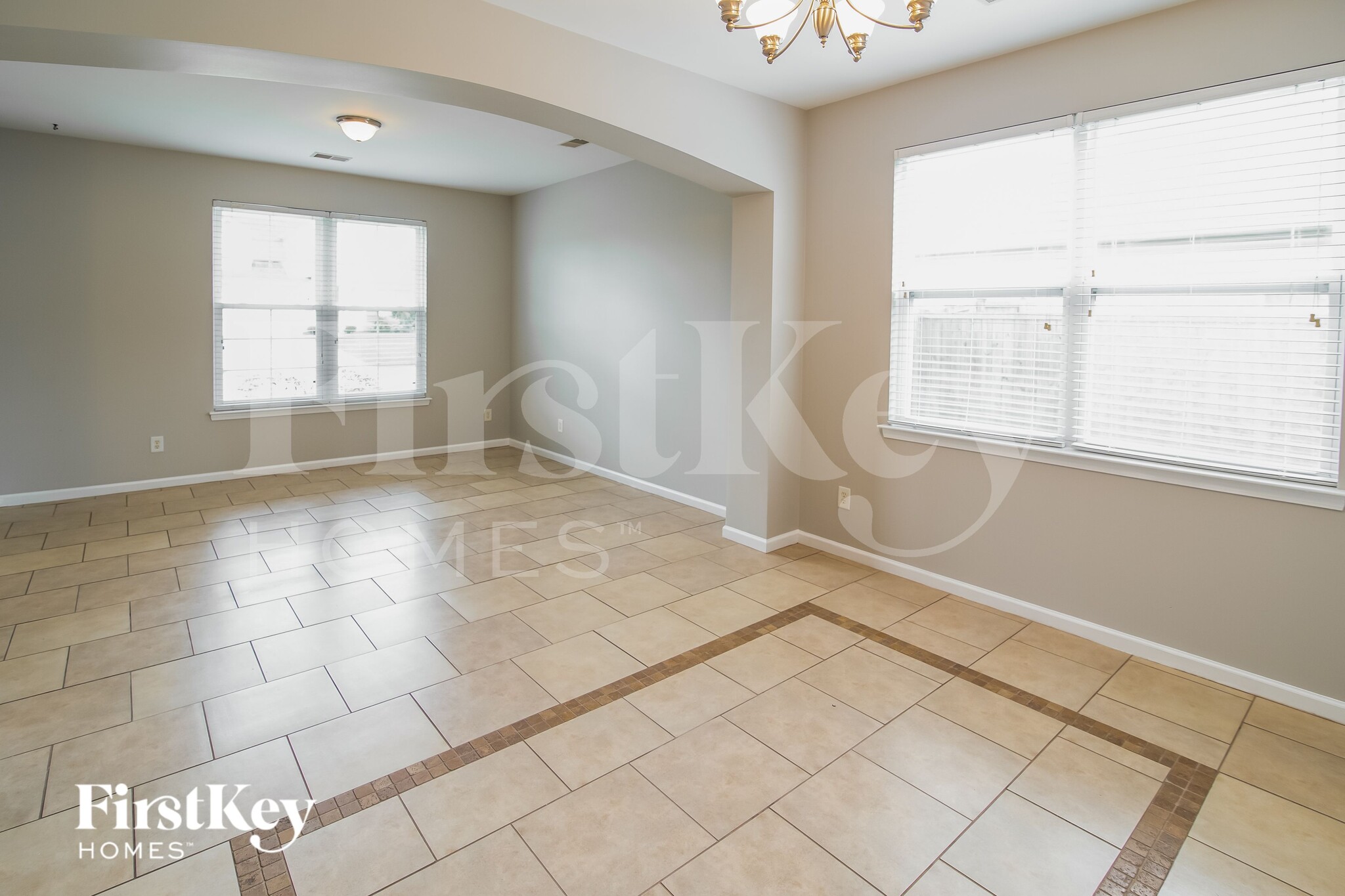 Building Photo - 113 Summer View Rd