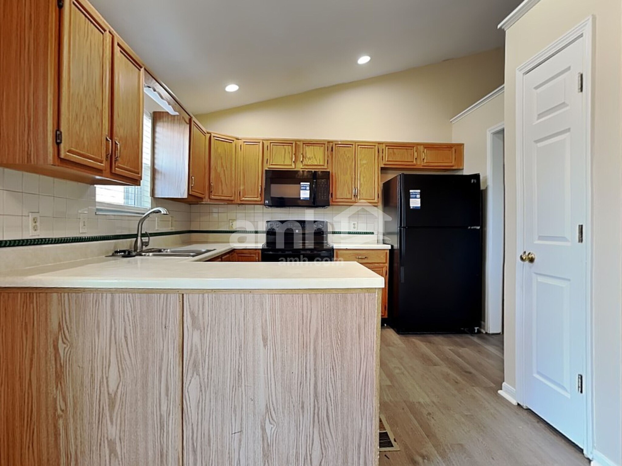 Building Photo - 103 Carrie Way