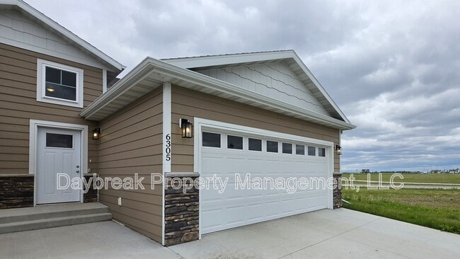 Building Photo - 6305 83rd Ave S