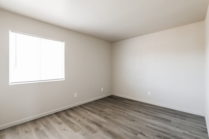 Building Photo - 6111 N Samantha Grove Dr