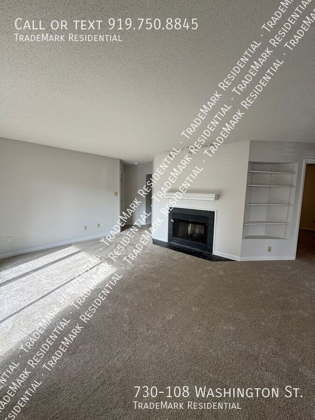 Building Photo - 2 bedroom 2 bath condo in Parkside Condos ...