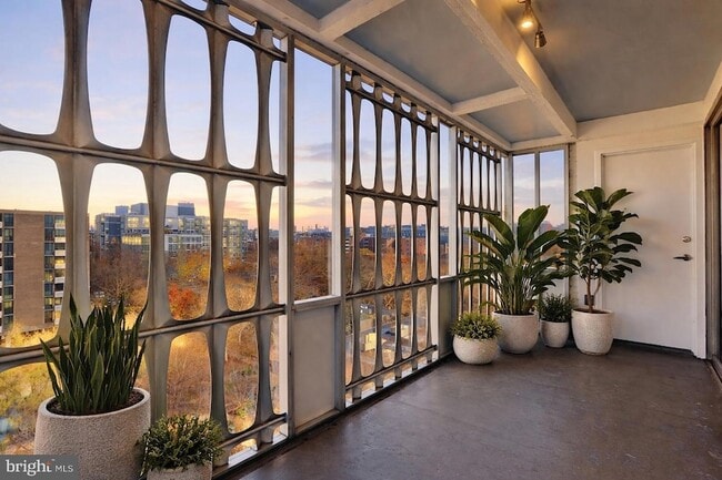 Building Photo - 1301 Delaware Ave SW