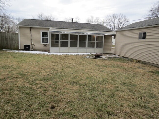 Building Photo - 2664 Shelly Dr