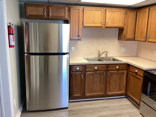 Building Photo - 319 Fairview Ave