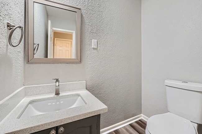 Building Photo - 401 Summer Pl Ct