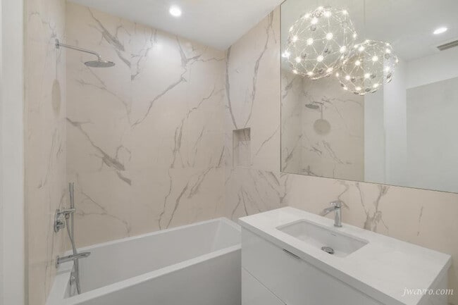 Building Photo - 80 28th St