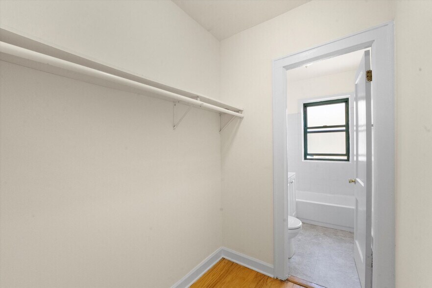 Building Photo - 2322 N Spaulding Ave