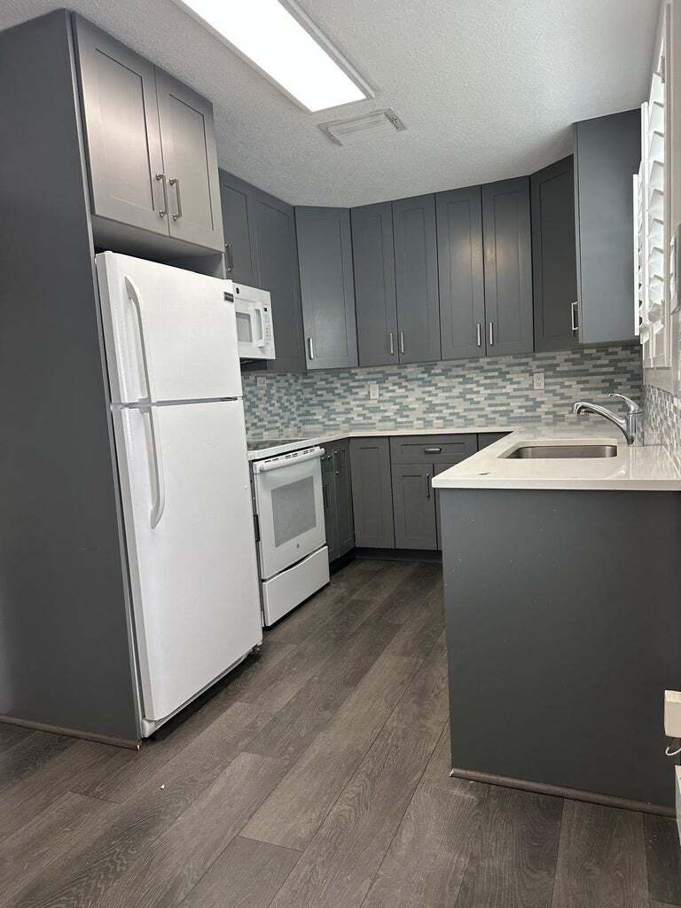 Building Photo - 2940 Cherokee Rd