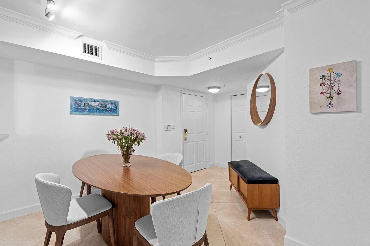 Dining area - 1801 N Flagler Dr