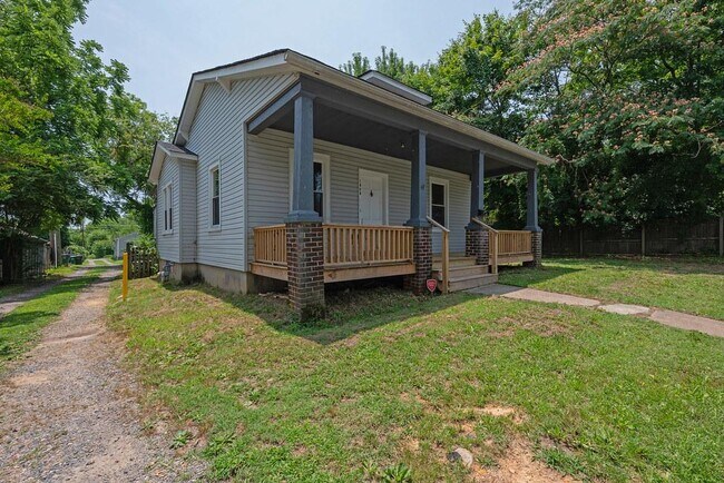 Building Photo - 1505 Vista St