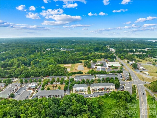 Building Photo - 113 Steam Engine Dr