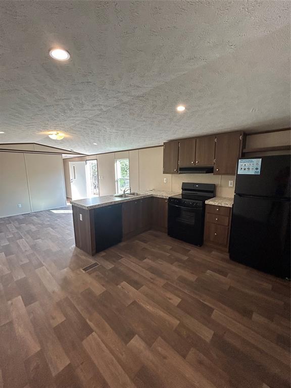Building Photo - 258 Green Oaks Dr
