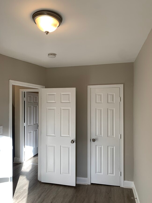 Building Photo - 1644 Ashburton St