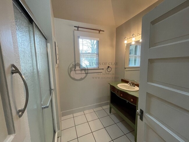 Building Photo - Charming House- Ready to Rent- Philomath