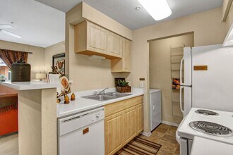 Interior Photo - The Retreat at Speedway