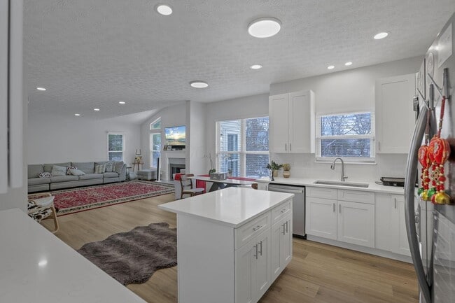 Building Photo - 5920 Triplett Square